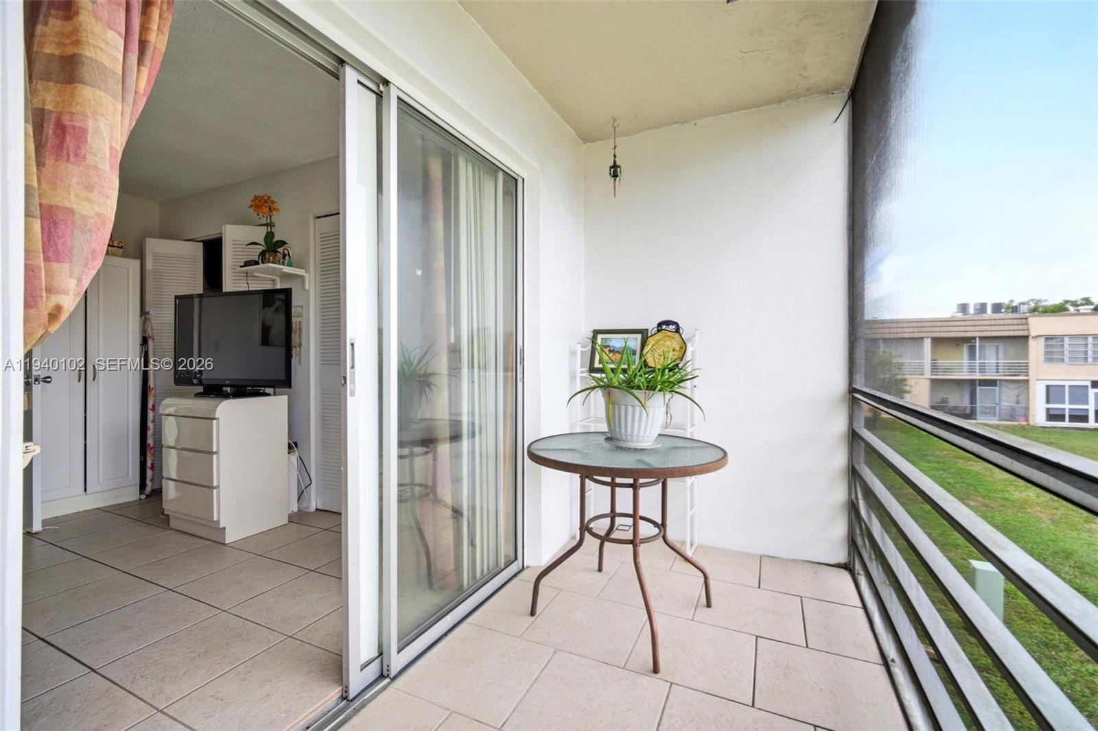 SUNRISE LAKES 110 CONDO - Residential