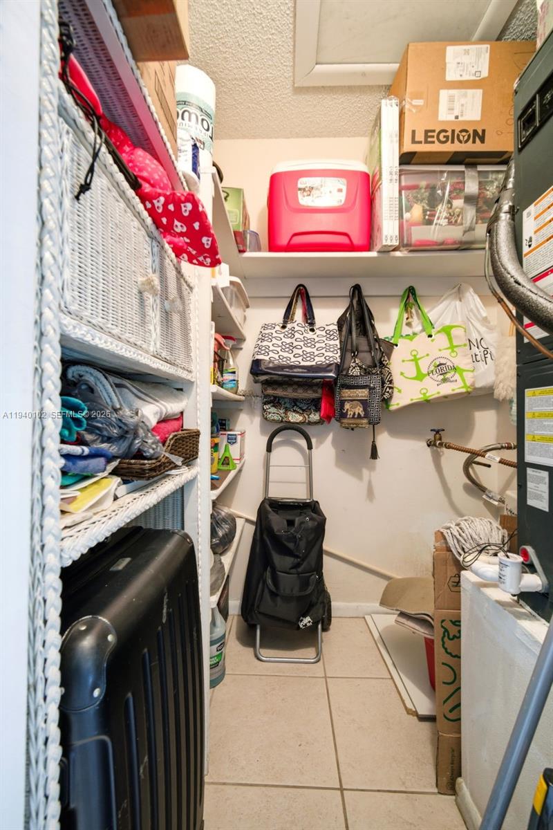 SUNRISE LAKES 110 CONDO - Residential