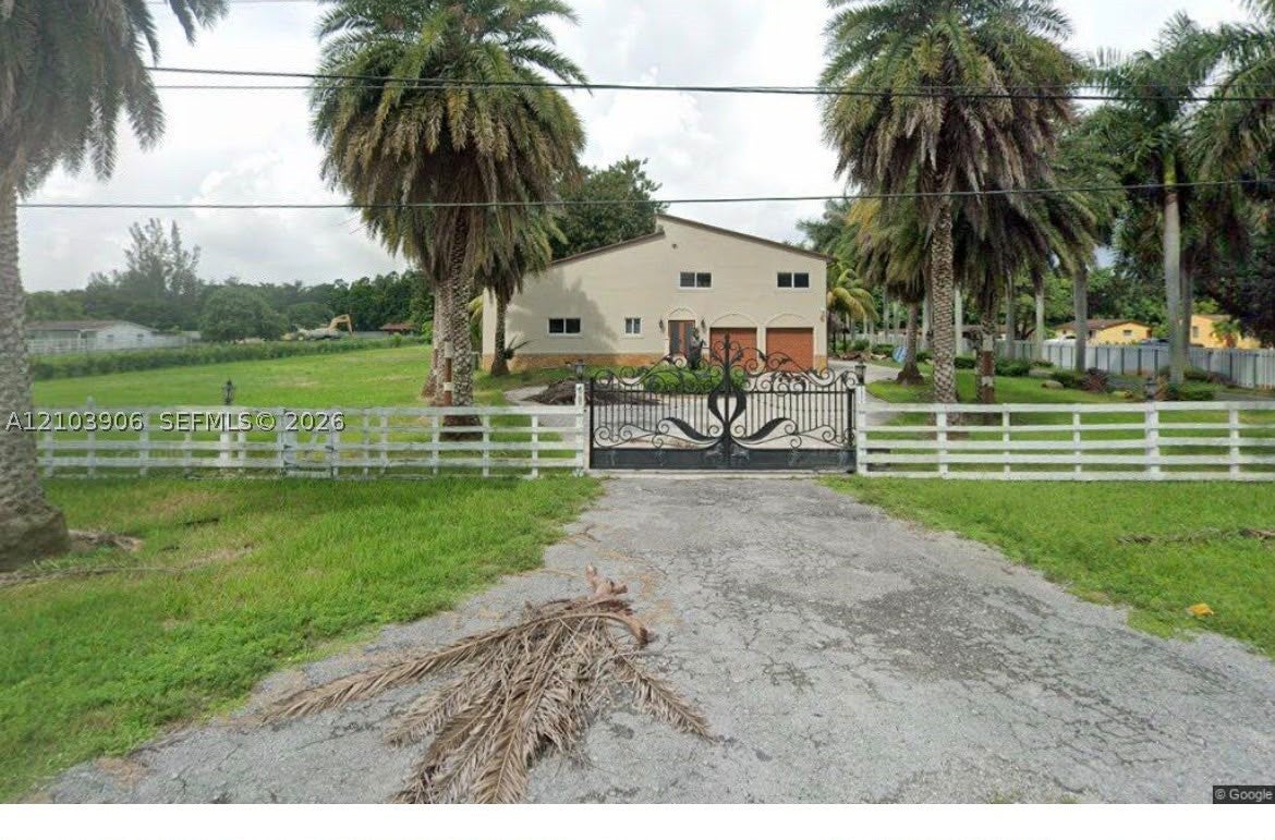 3850 SW 124 Ave