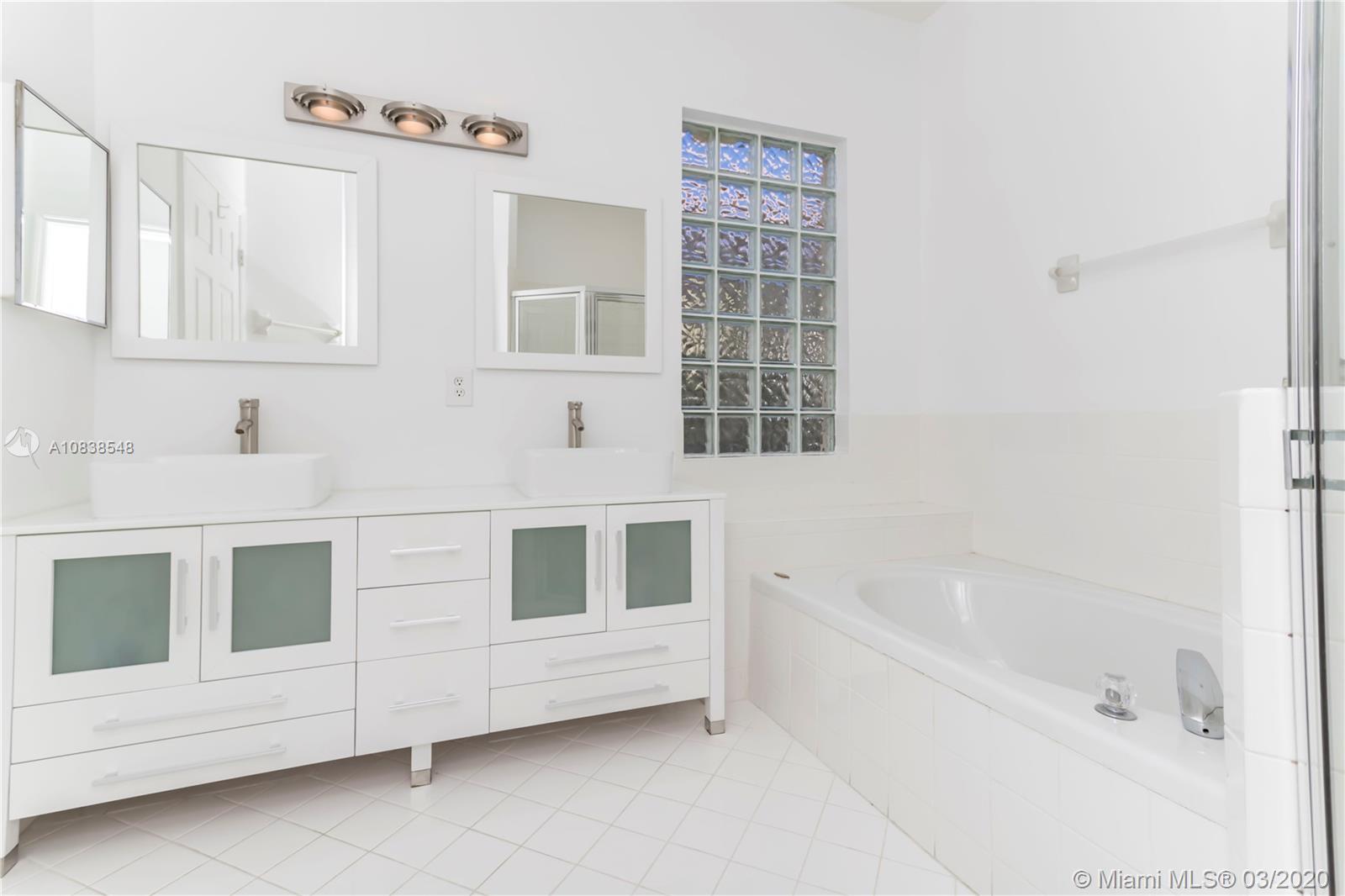 SAPPHIRE SHORES-SAPPHIRE - Residential