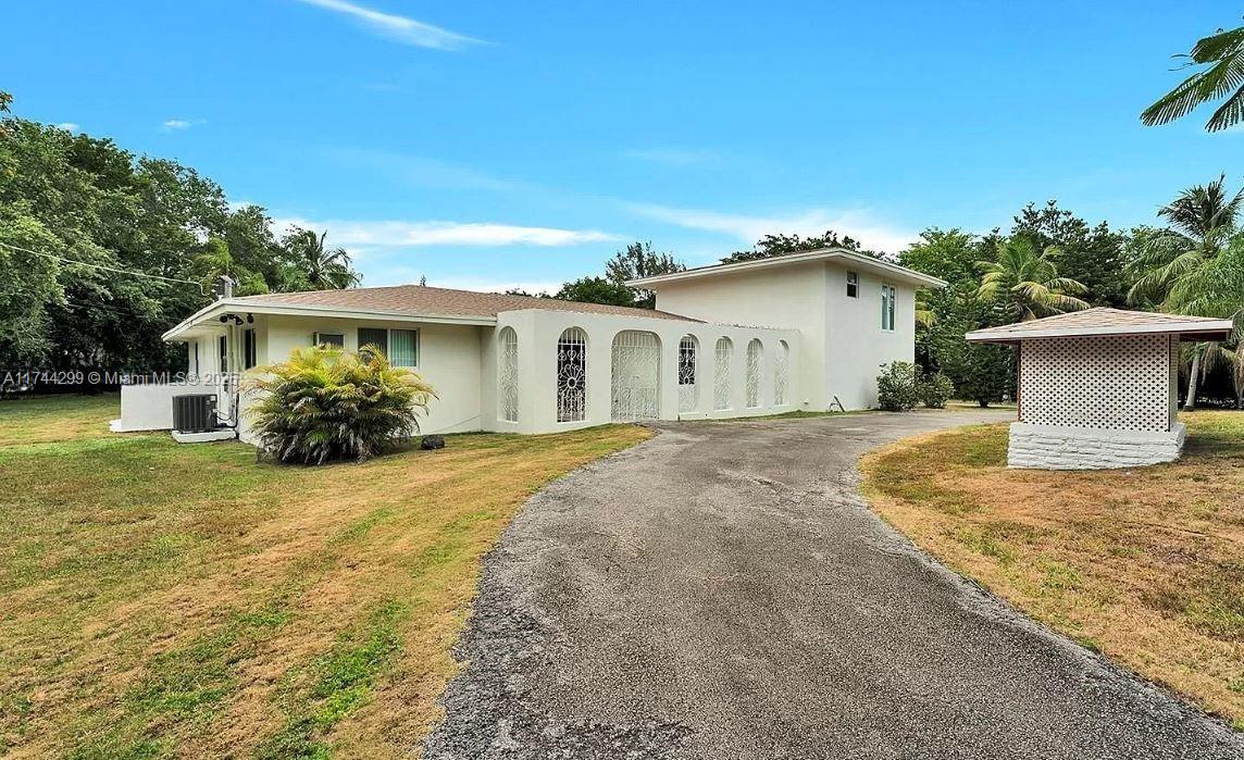 Rental Property at 5865 Sw 102nd St, Pinecrest, Miami-Dade County, Florida - Bedrooms: 4 
Bathrooms: 2  - $8,300 MO.