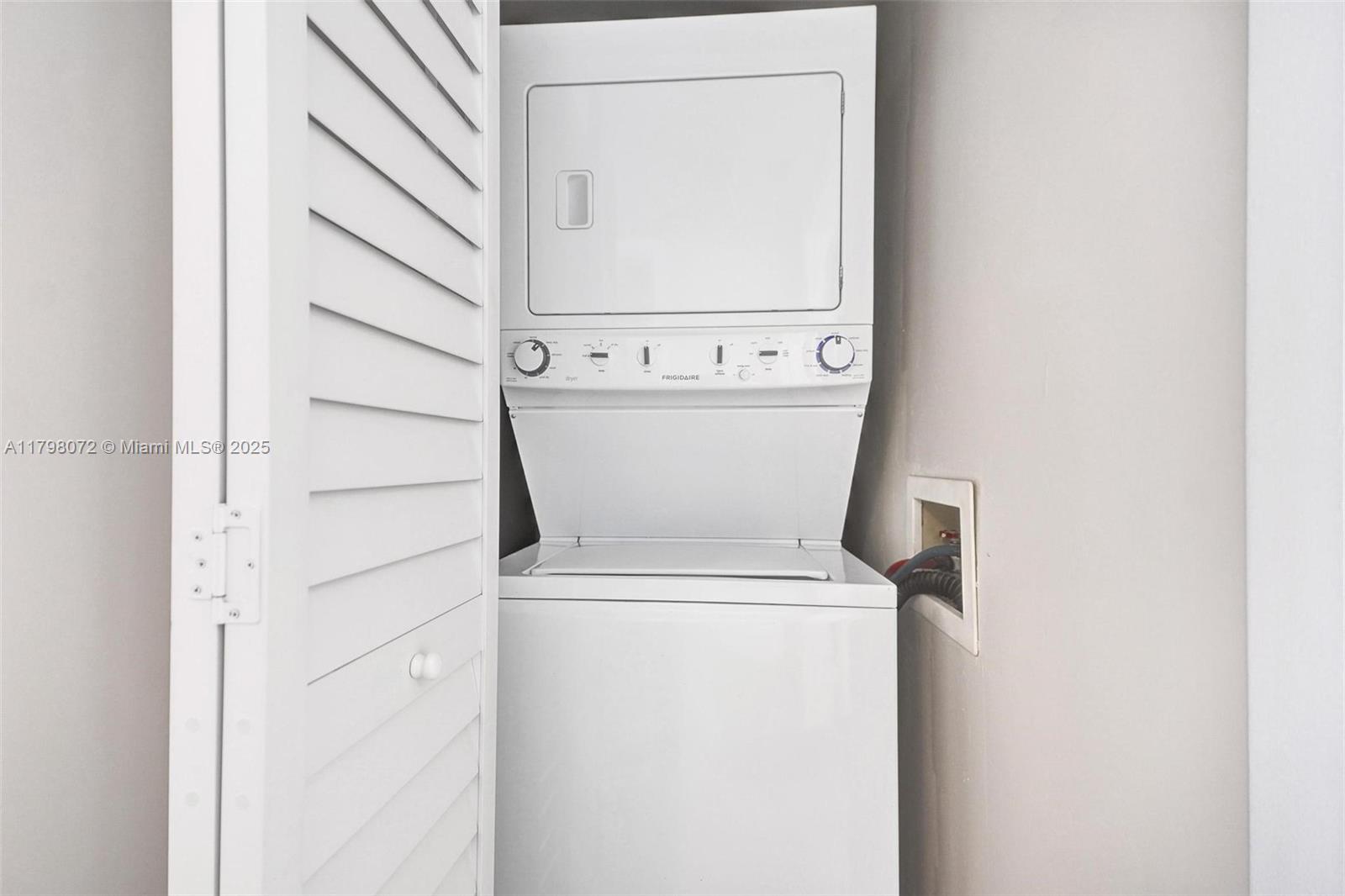 SUMMIT CONDO - Residential