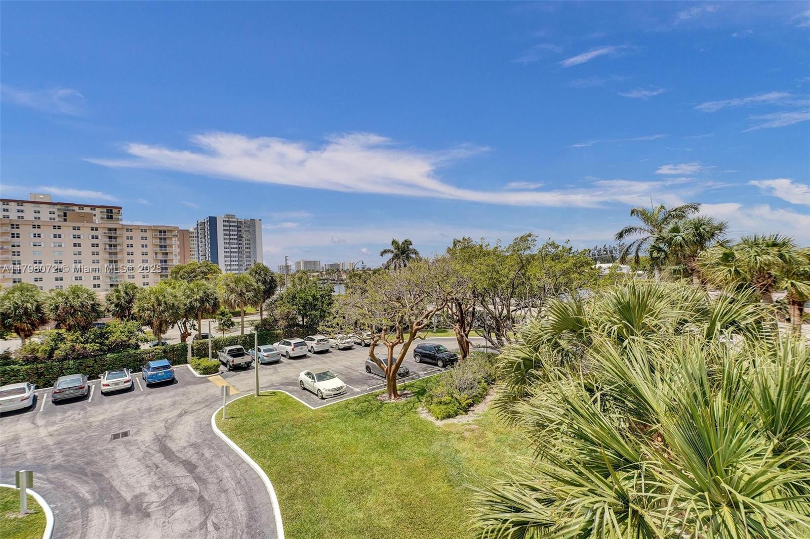 SUMMIT CONDO - Residential