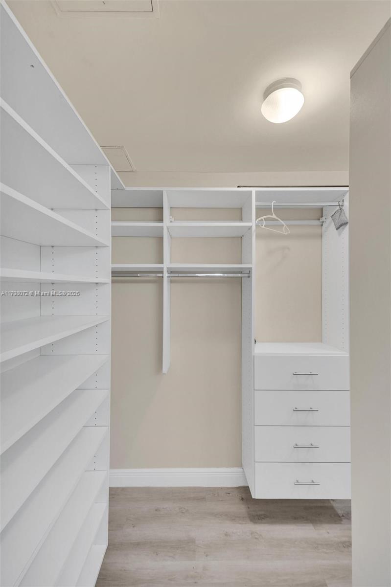 SUMMIT CONDO - Residential