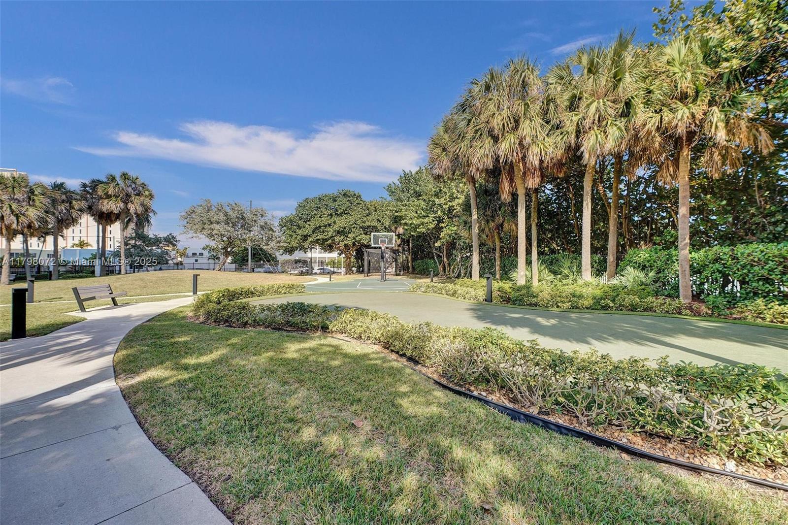 SUMMIT CONDO - Residential