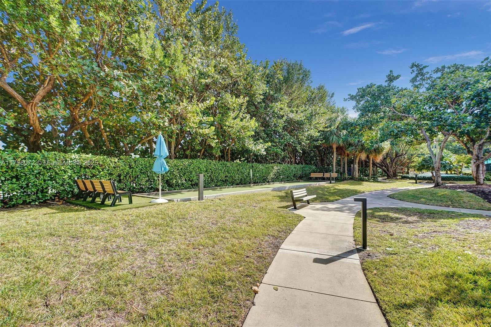 SUMMIT CONDO - Residential