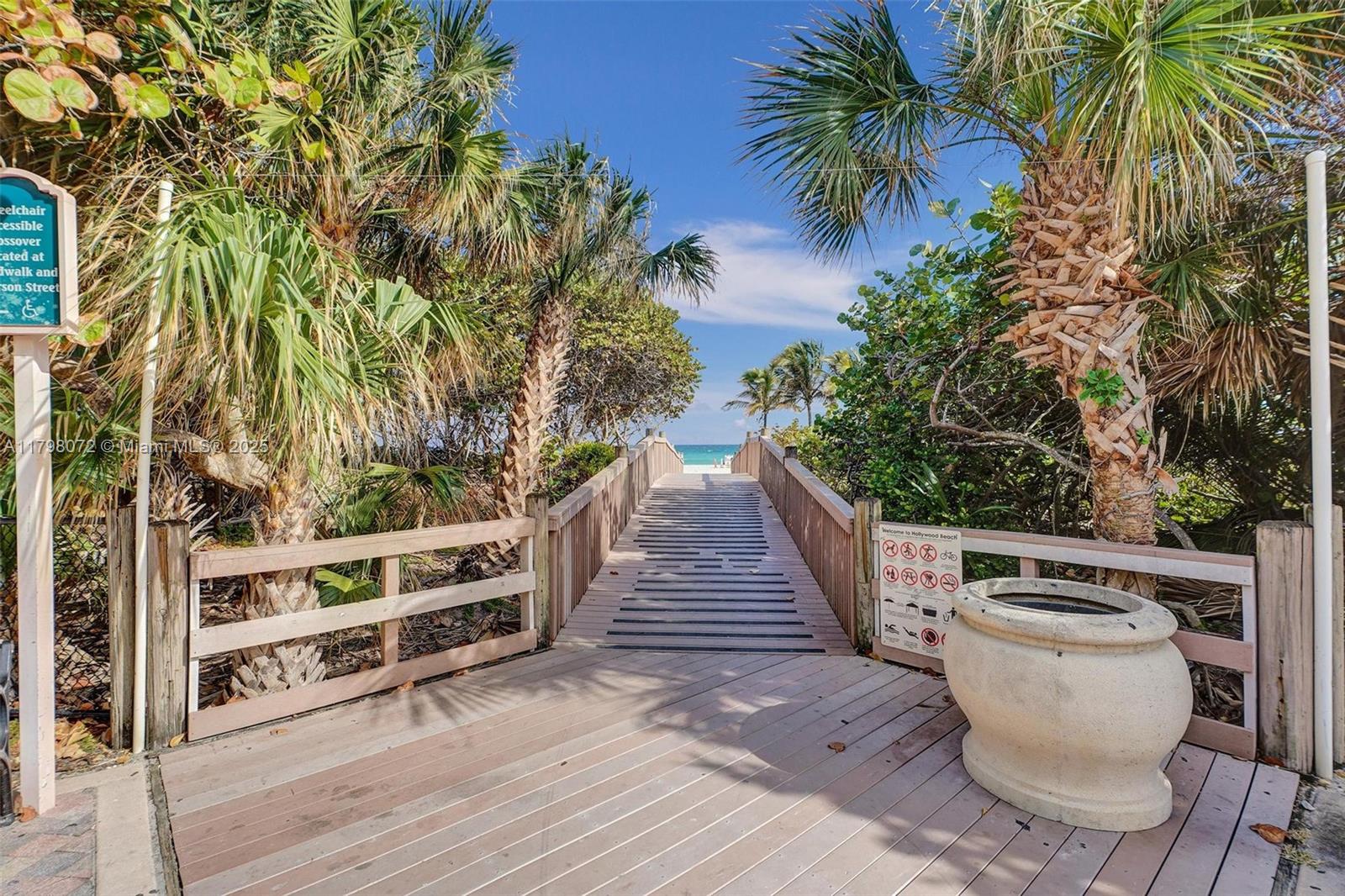 SUMMIT CONDO - Residential