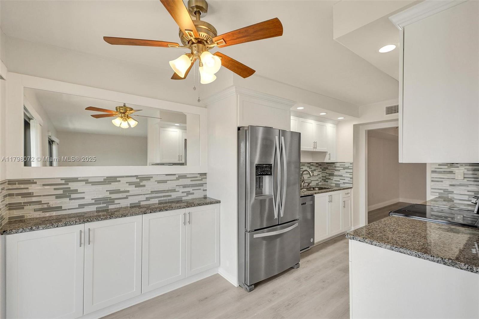 SUMMIT CONDO - Residential