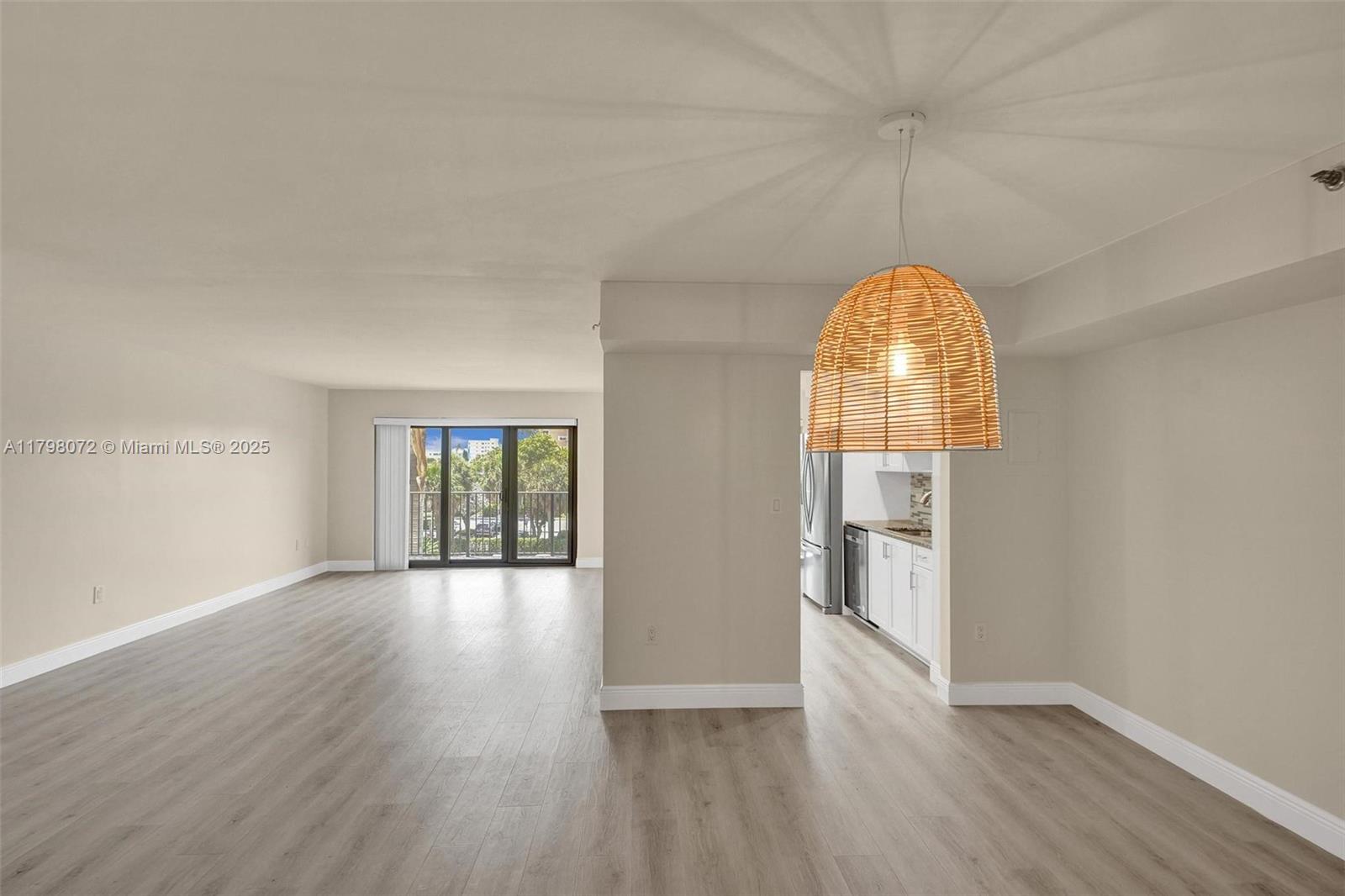 SUMMIT CONDO - Residential