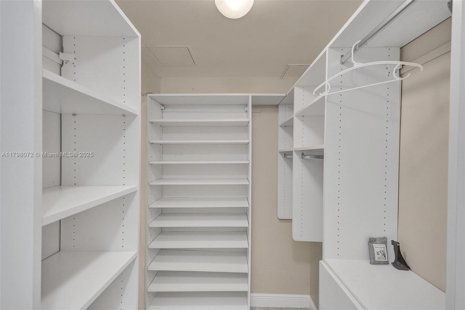 SUMMIT CONDO - Residential