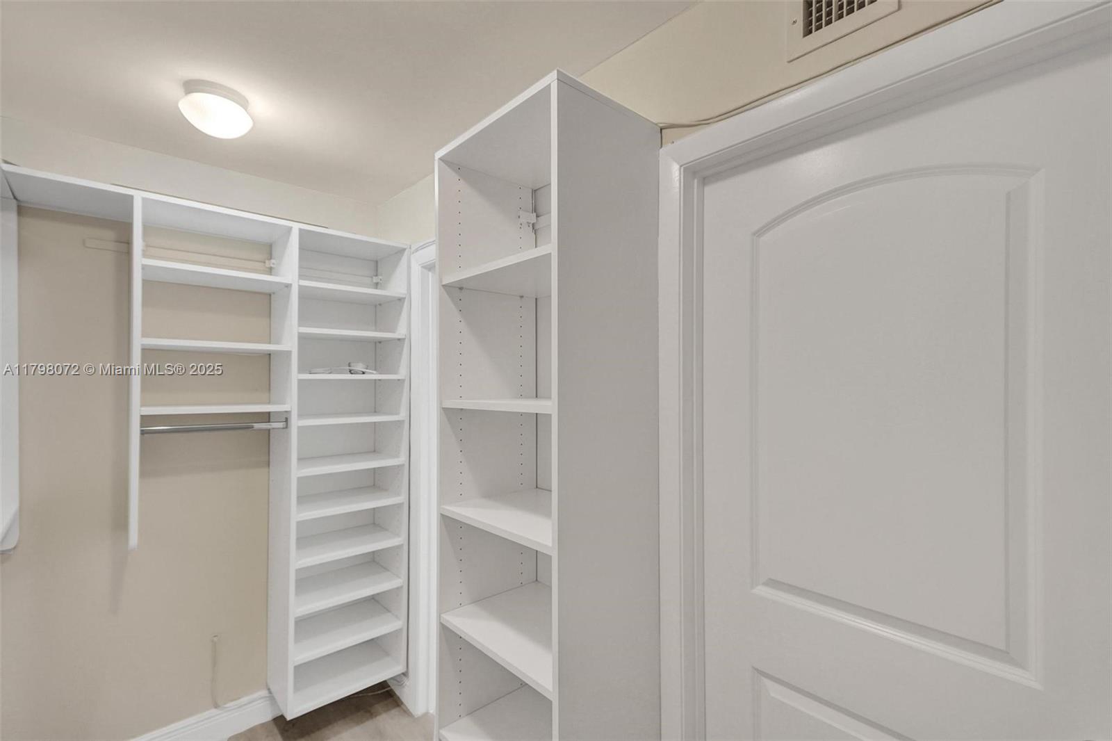 SUMMIT CONDO - Residential