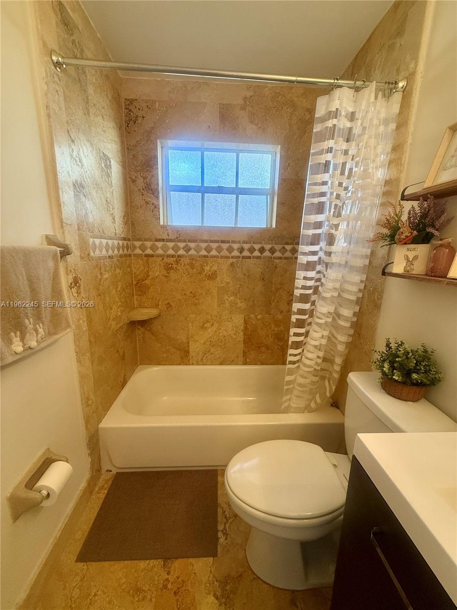 EL PRADO BY THE LAKE - Residential