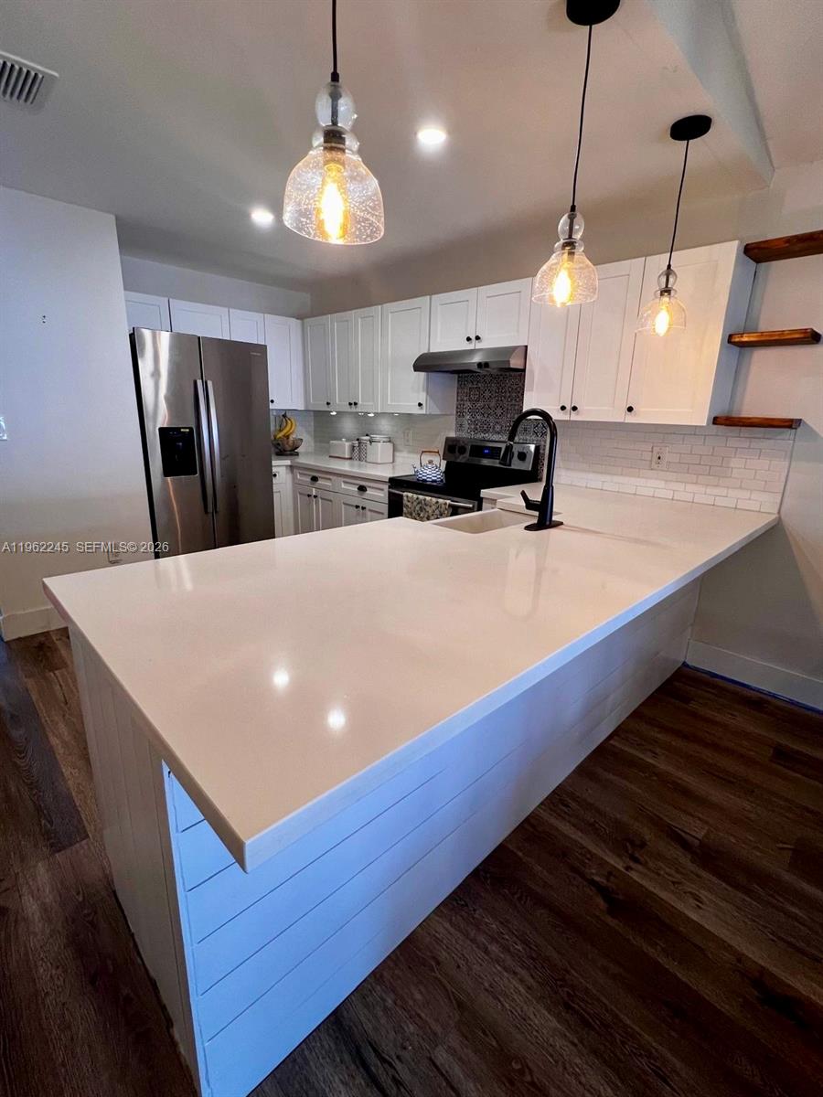 EL PRADO BY THE LAKE - Residential