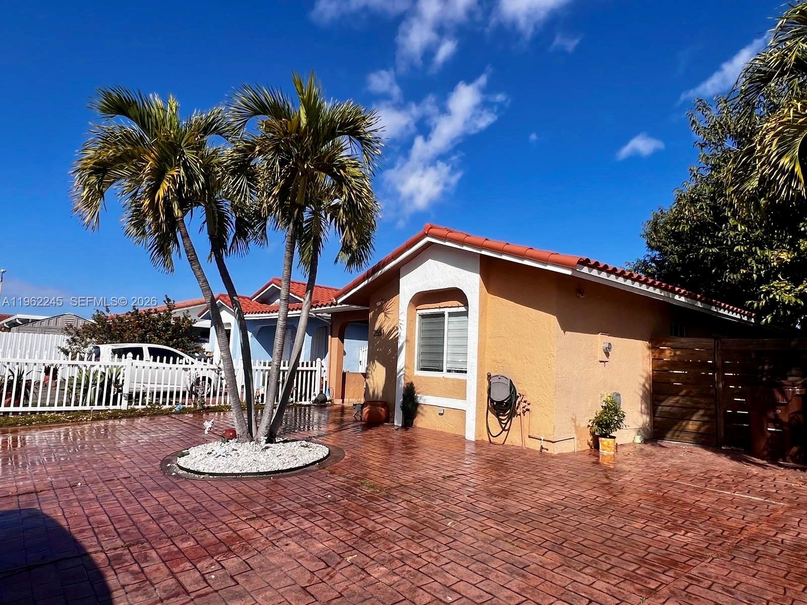 EL PRADO BY THE LAKE - Residential