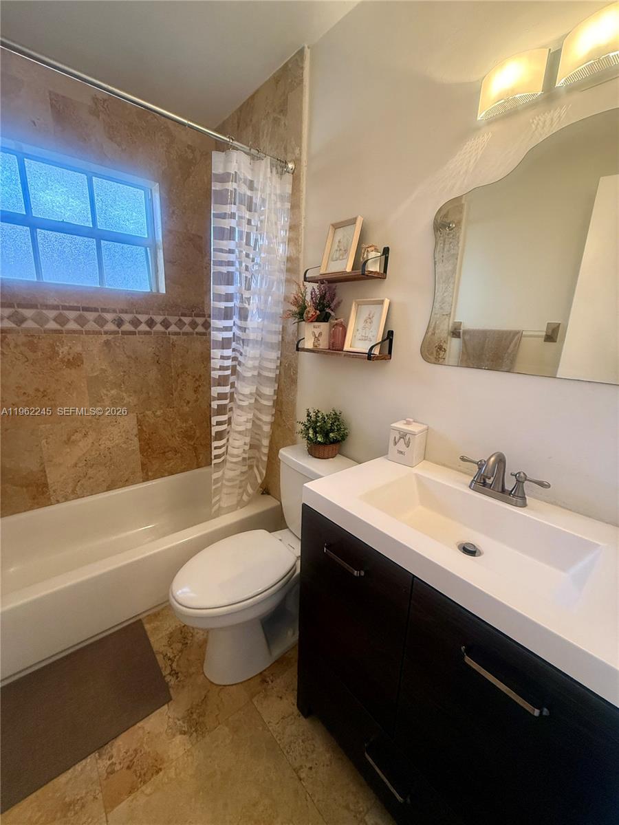 EL PRADO BY THE LAKE - Residential