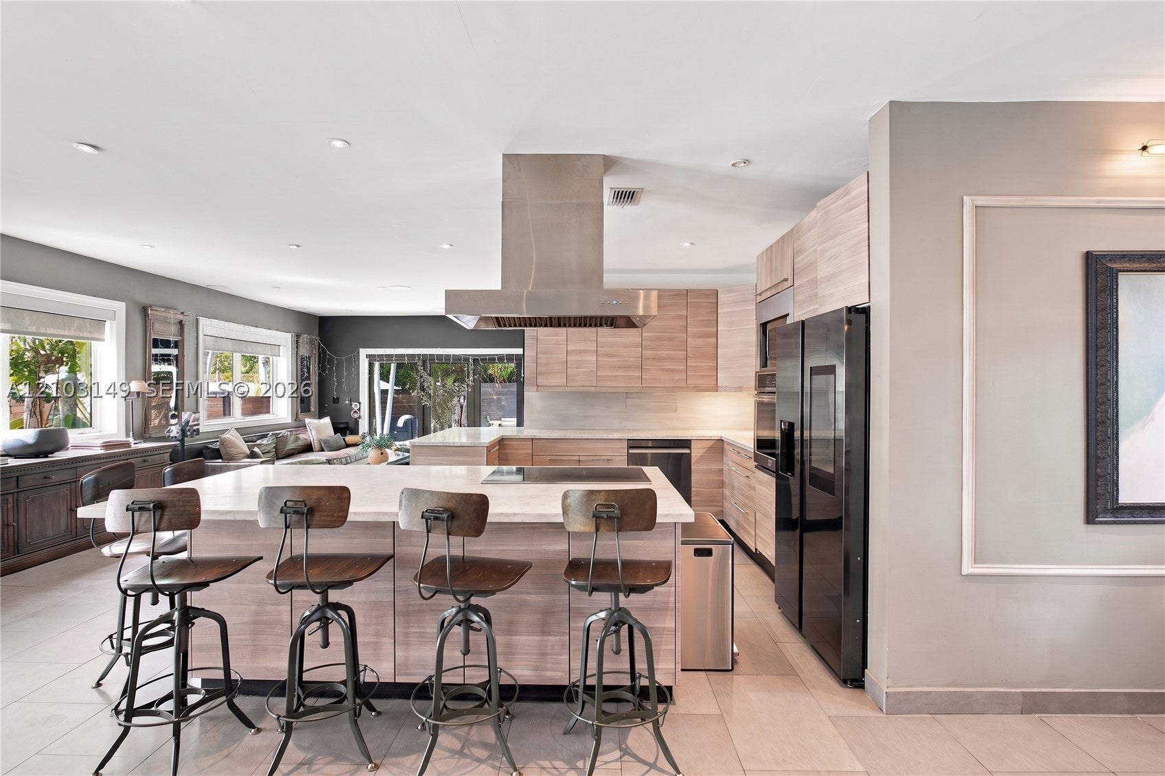 405 W Dilido Dr