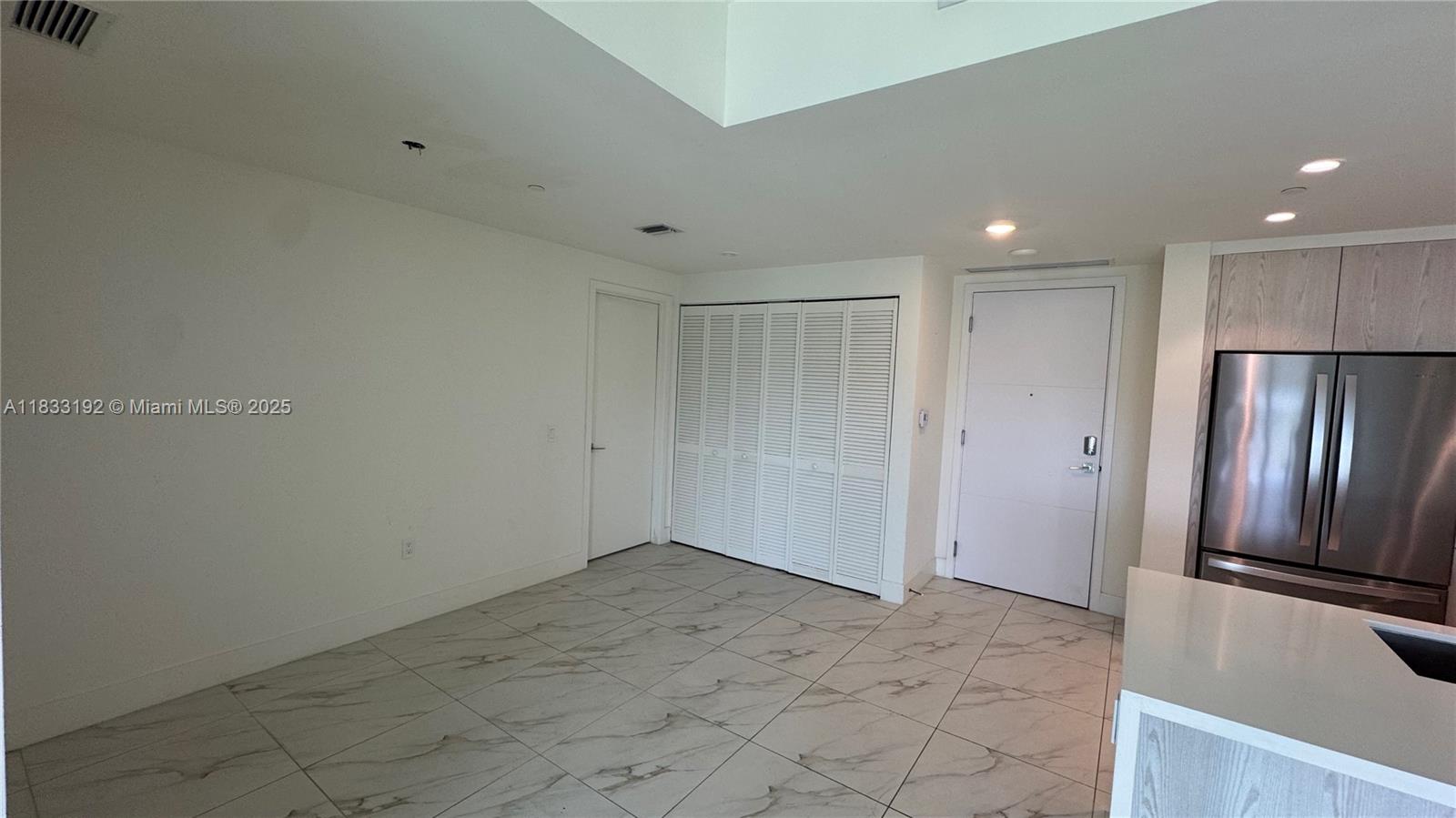 METROPICA NORTH TOWER ONE - Residential Lease