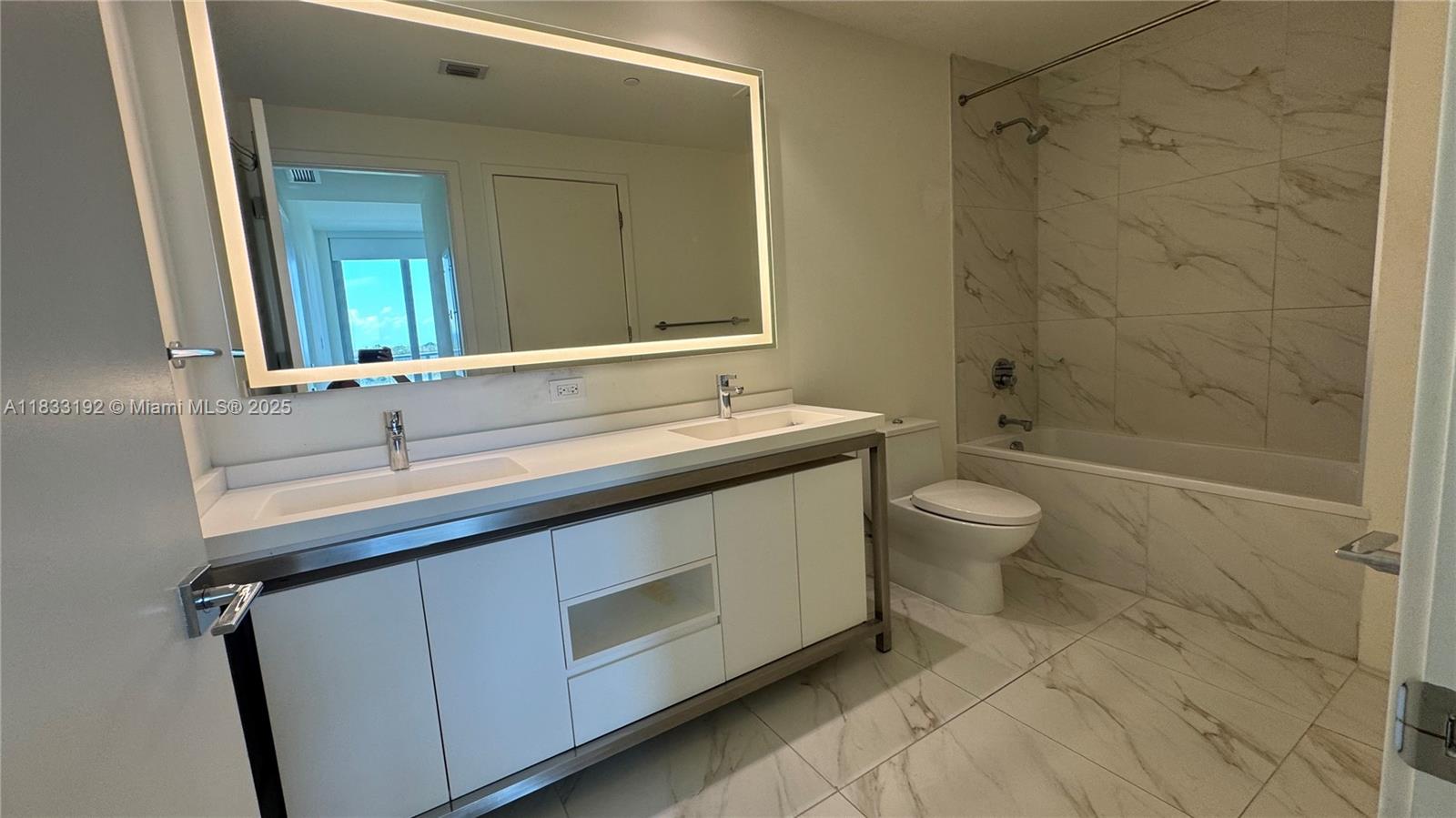 METROPICA NORTH TOWER ONE - Residential Lease