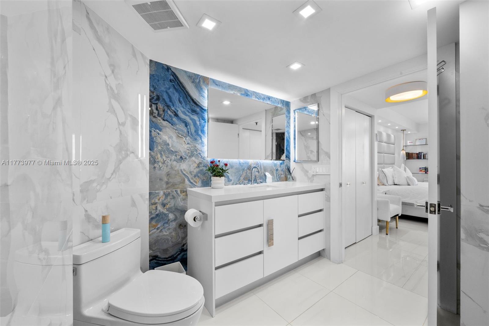 THE WAVES CONDO - Residential