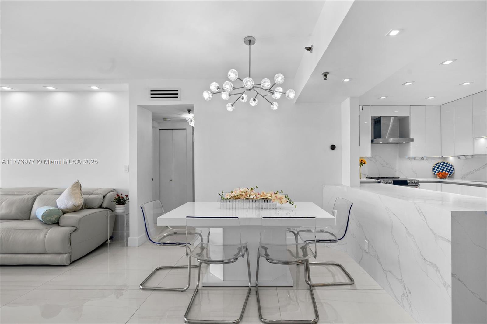 THE WAVES CONDO - Residential