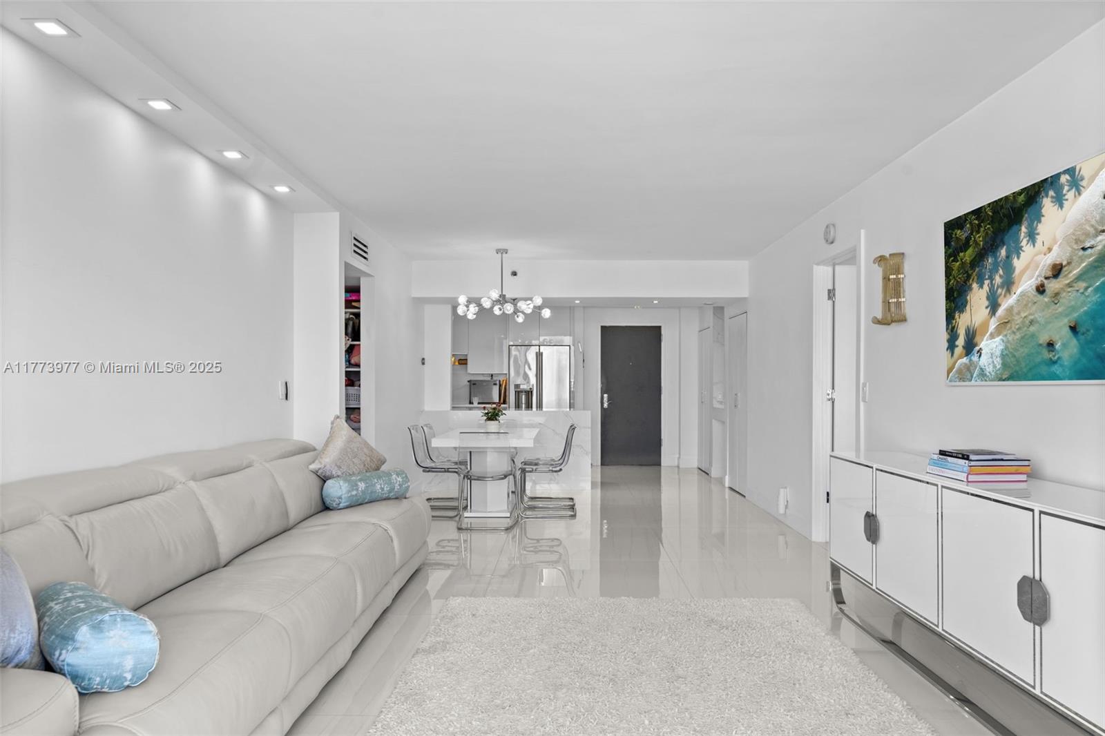 THE WAVES CONDO - Residential