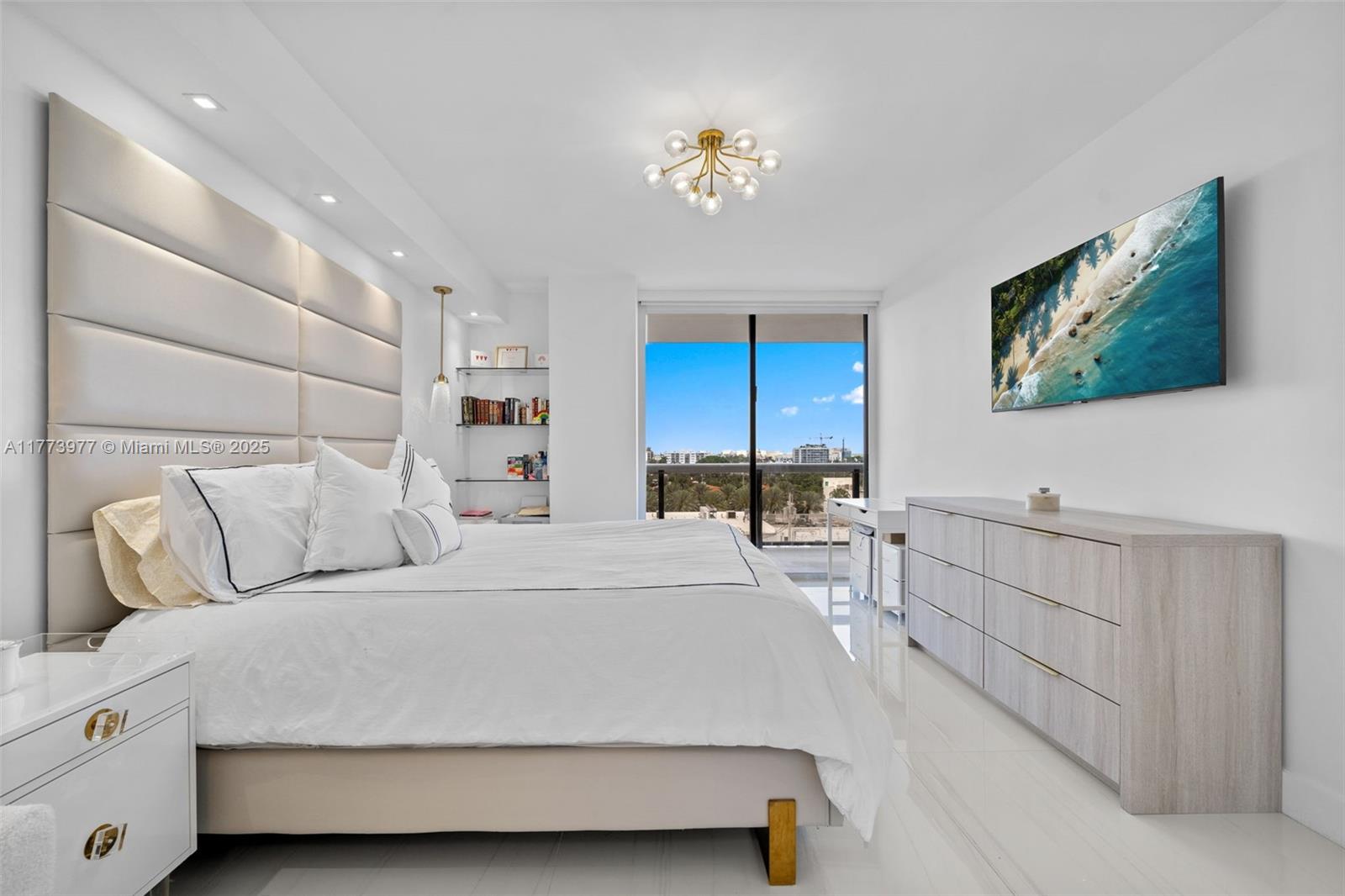 THE WAVES CONDO - Residential