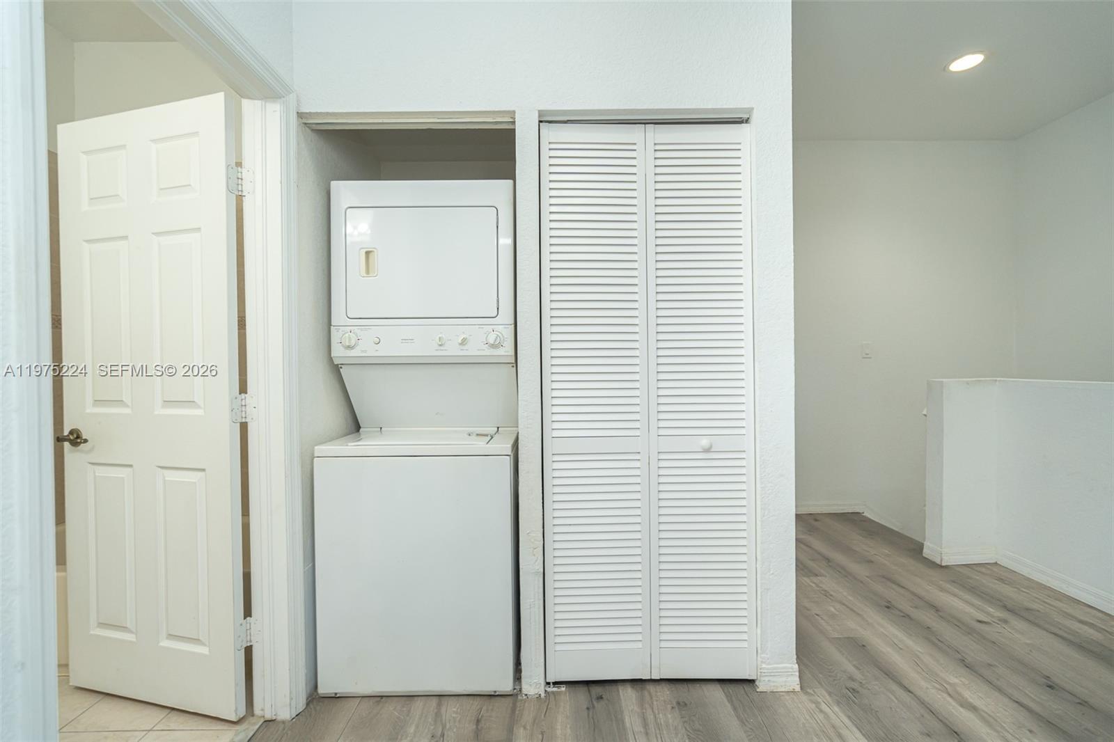 LAS TERRAZAS AT VIZCAYA C - Residential