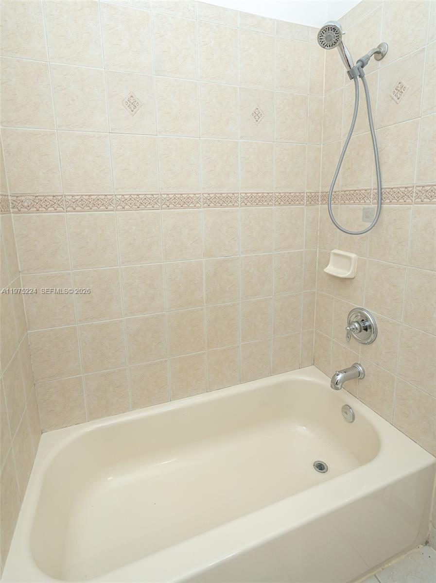 LAS TERRAZAS AT VIZCAYA C - Residential