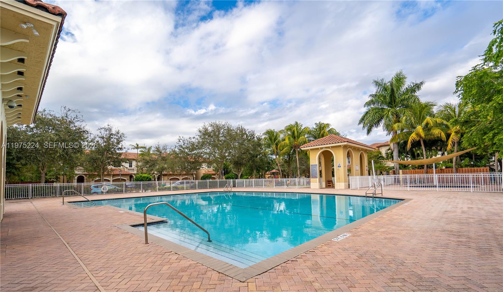 LAS TERRAZAS AT VIZCAYA C - Residential