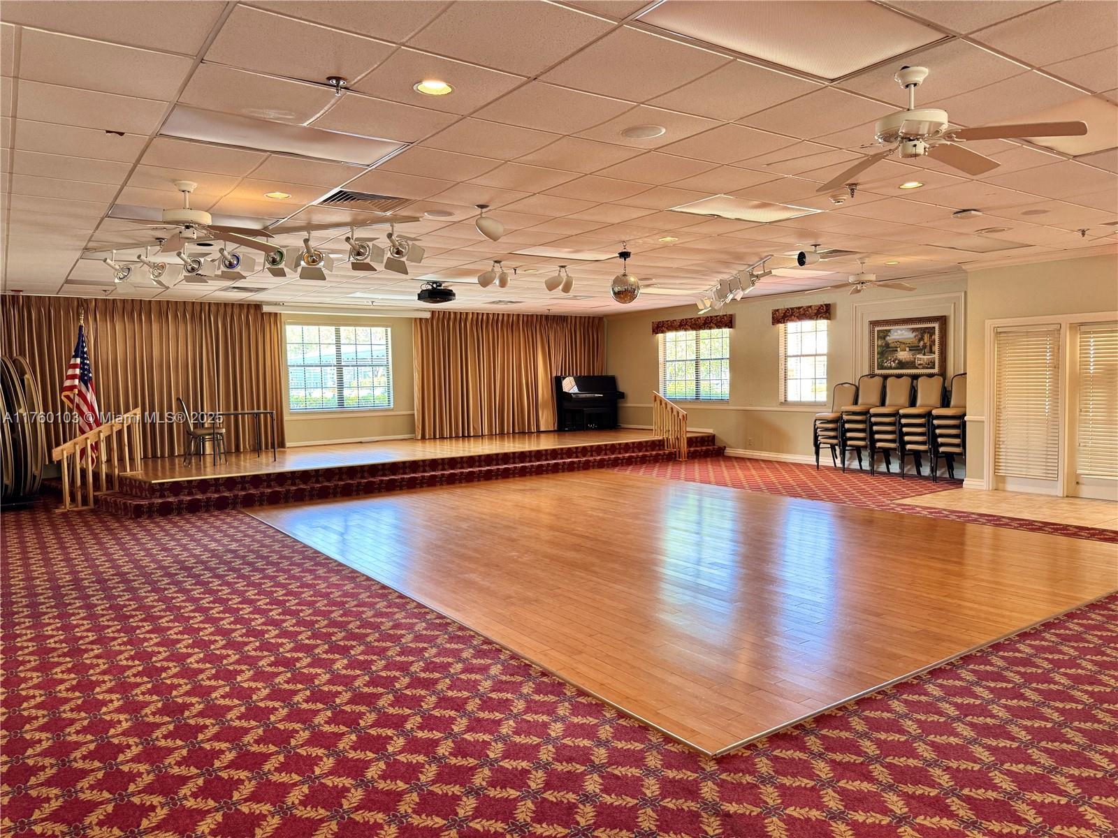 SUN VALLEY EAST CONDO - Residential