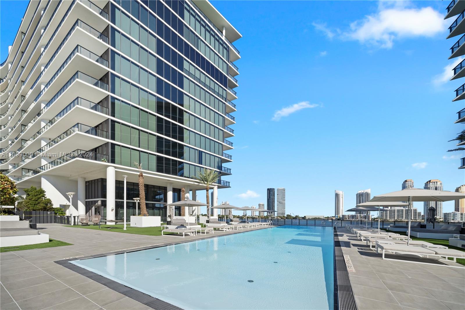 PRIVE CONDO - Residential