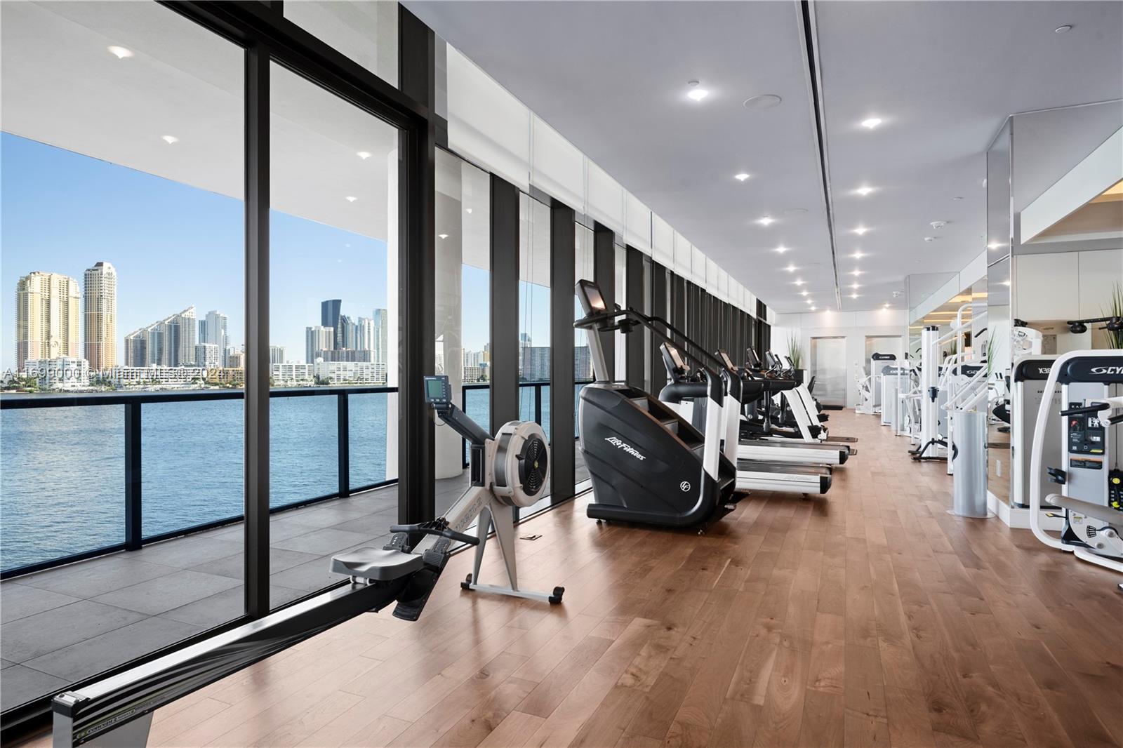 PRIVE CONDO - Residential