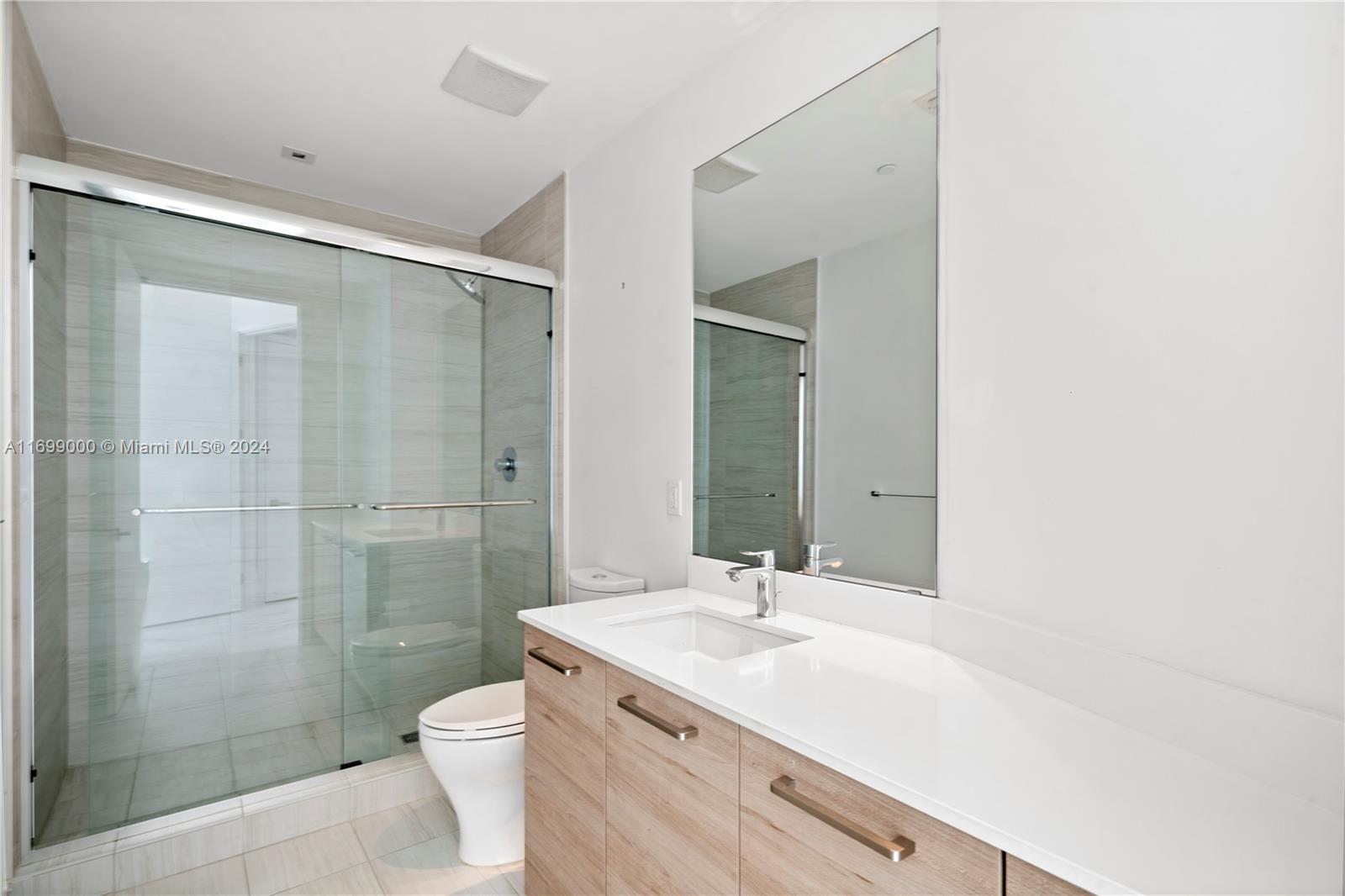 PRIVE CONDO - Residential