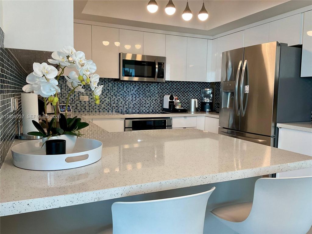 Photo of 140 S Dixie Hwy #527, Hollywood, FL 33020 (MLS # A11939757)