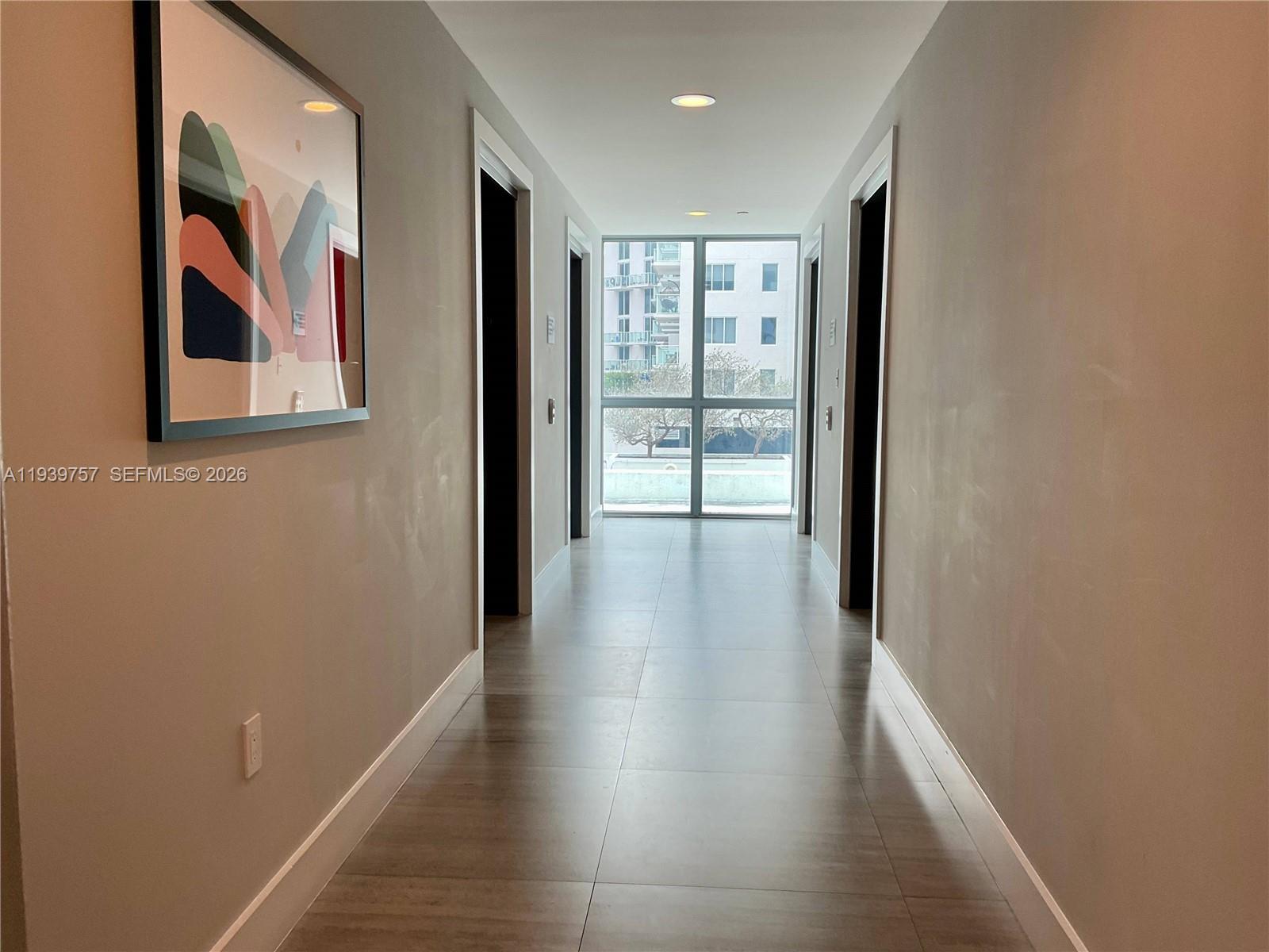 HOLLYWOOD STATION RES CON - Residential