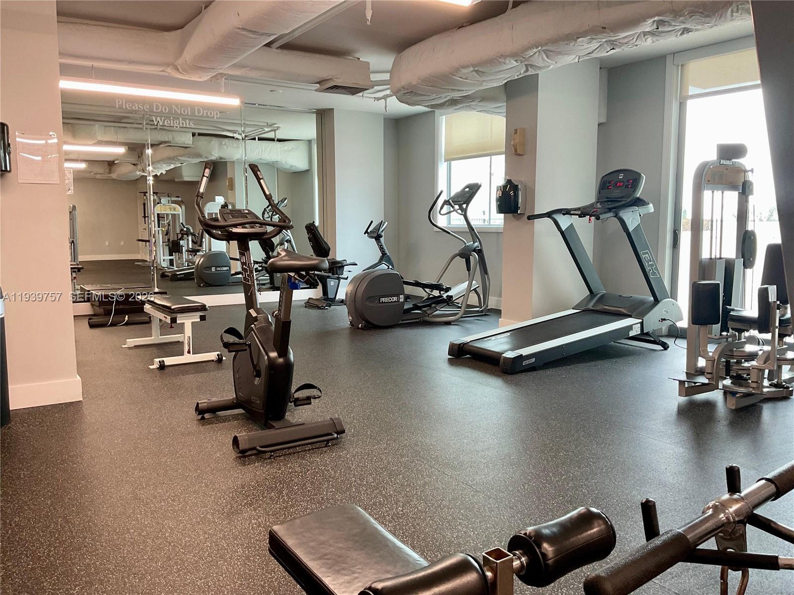 HOLLYWOOD STATION RES CON - Residential