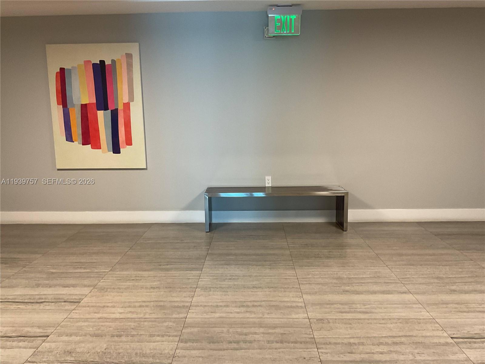 HOLLYWOOD STATION RES CON - Residential