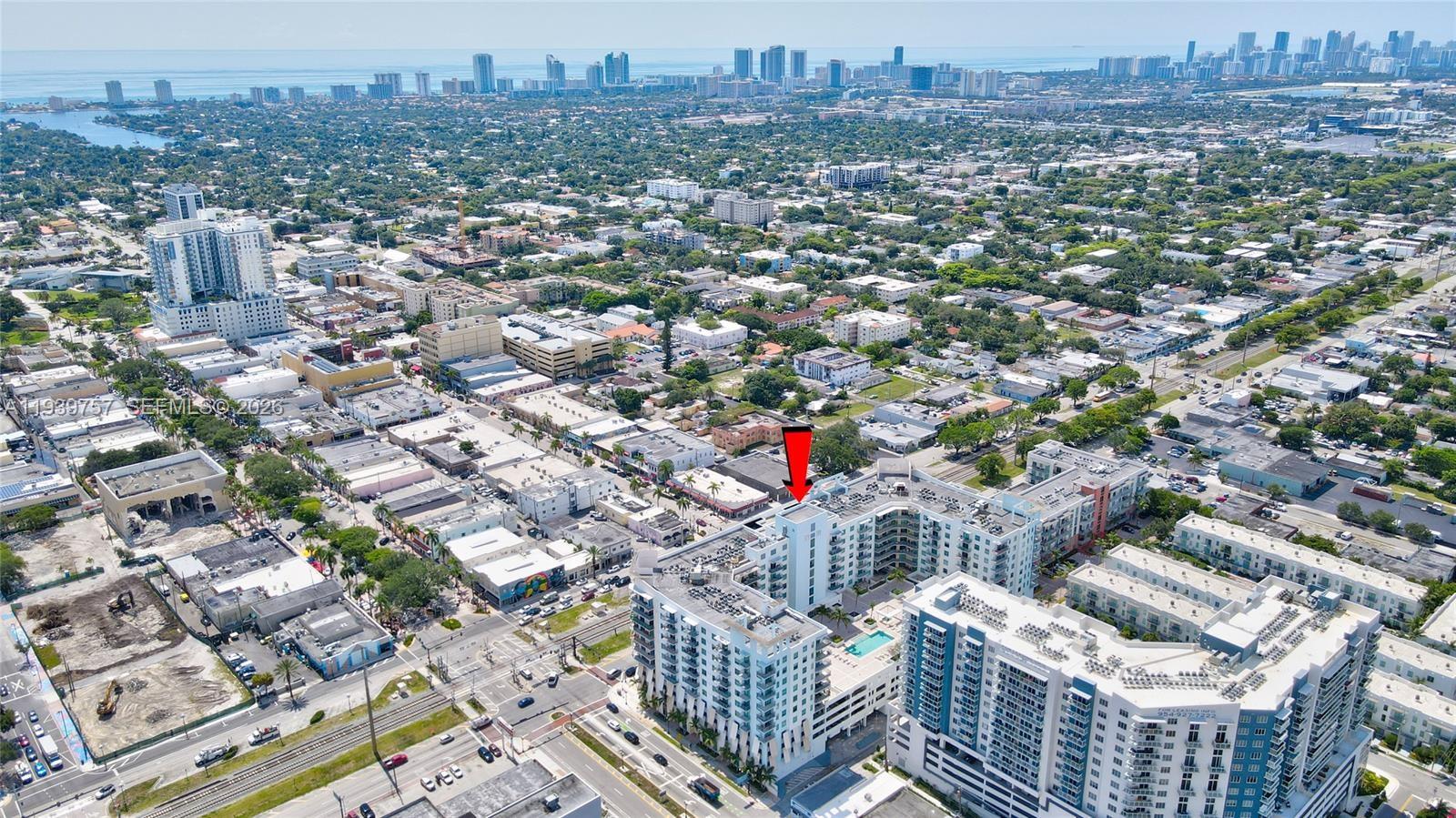 HOLLYWOOD STATION RES CON - Residential