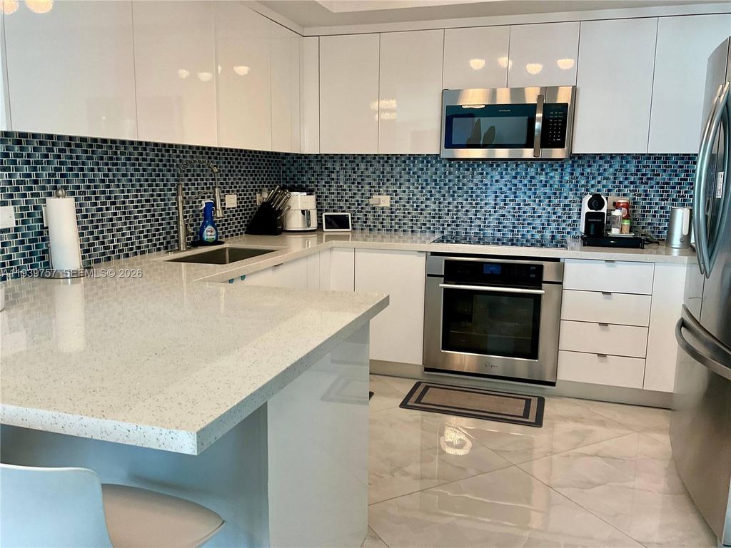 Photo of 140 S Dixie Hwy #527, Hollywood, FL 33020 (MLS # A11939757)