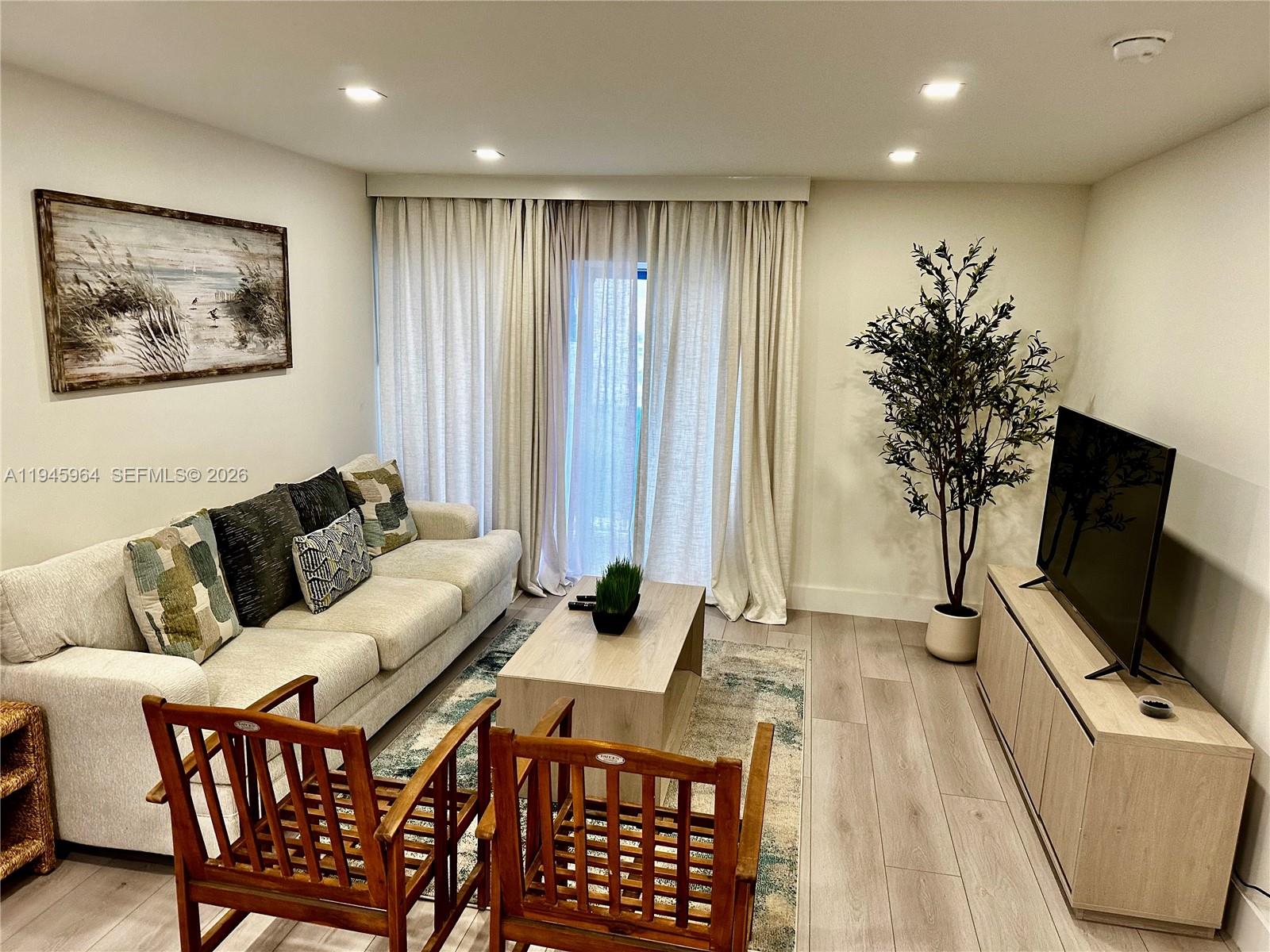 400 Kings Point Dr 1517