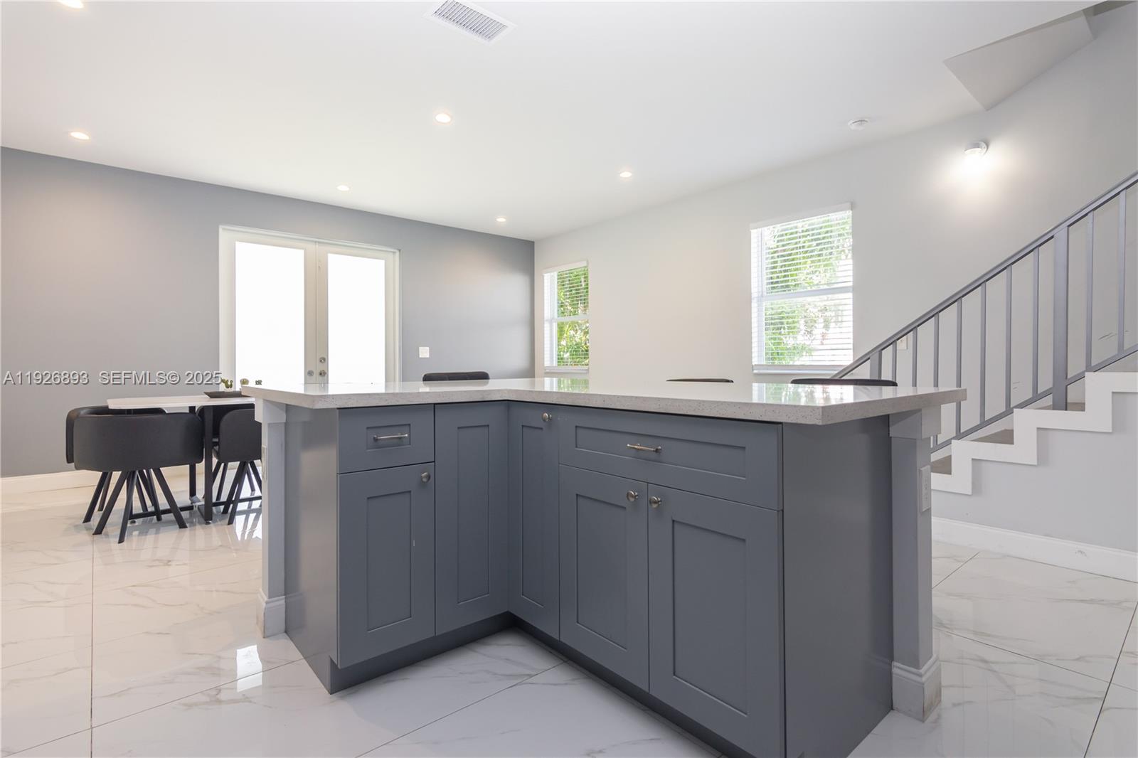 RIVER PARK - Residential Income