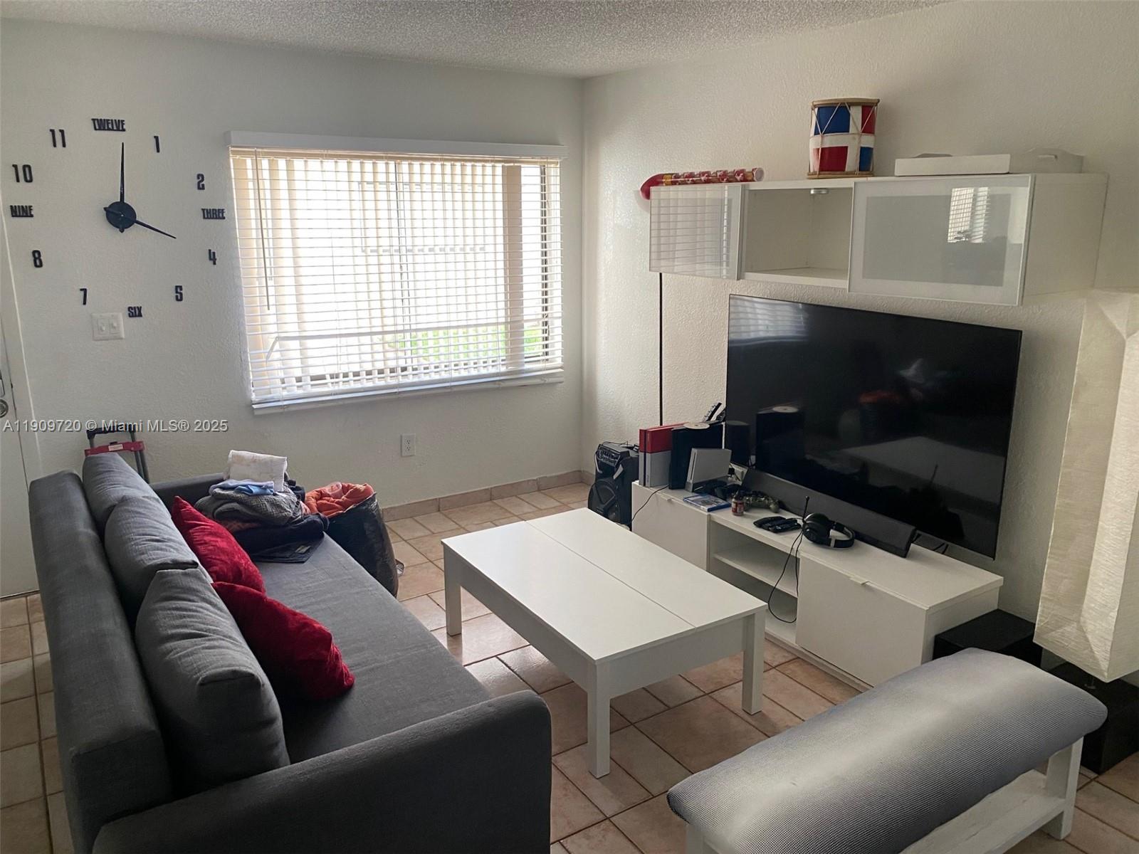 HORIZONS WEST CONDO #4 - Residential Lease