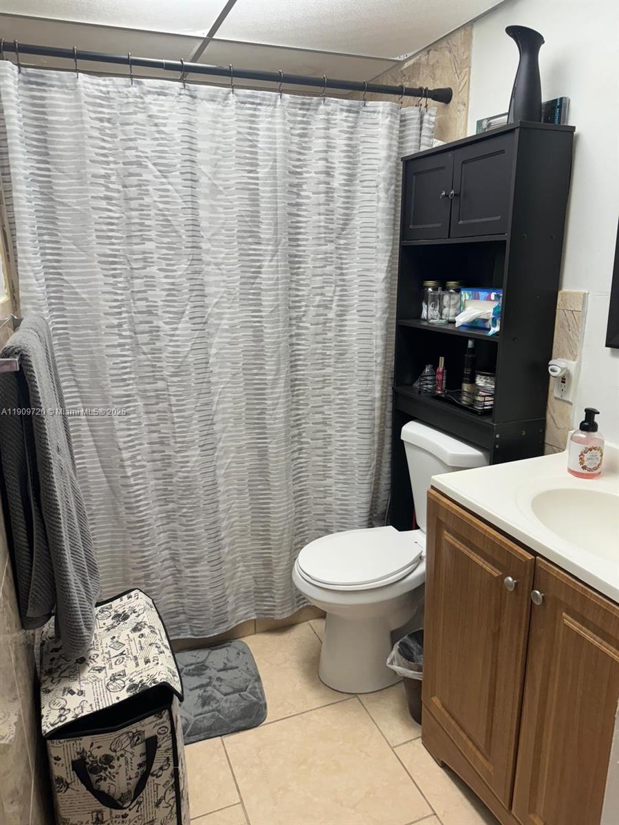 HORIZONS WEST CONDO #4 - Residential Lease