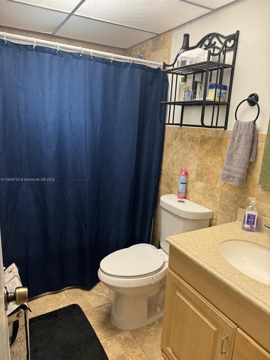 HORIZONS WEST CONDO #4 - Residential Lease