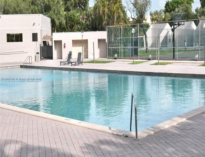 HORIZONS WEST CONDO #4 - Residential Lease