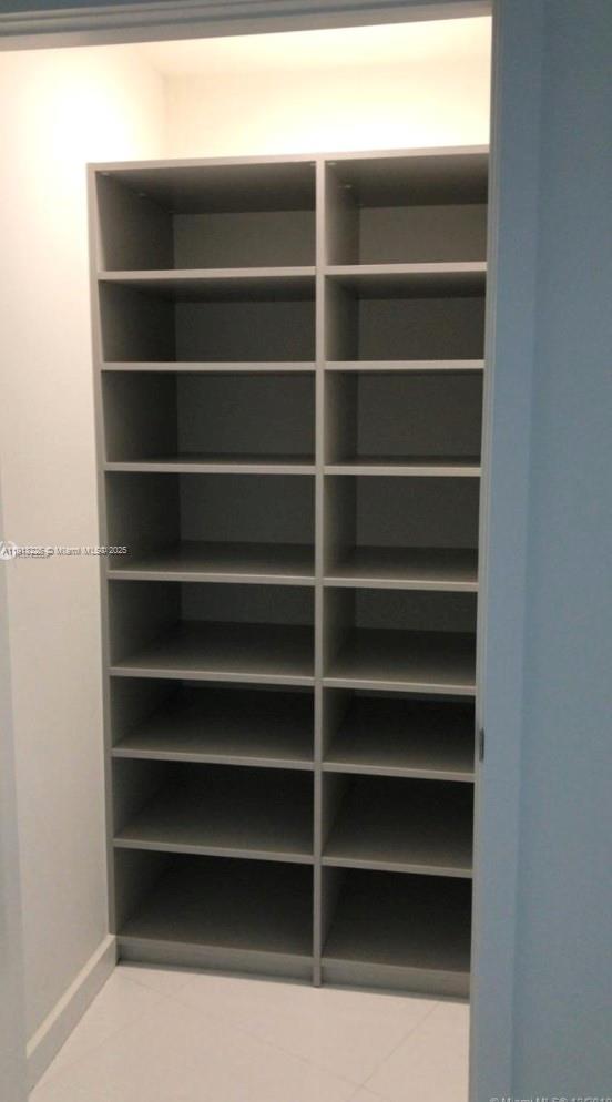 PARAMOUNT MIAMI WORLDCENT - Residential Lease