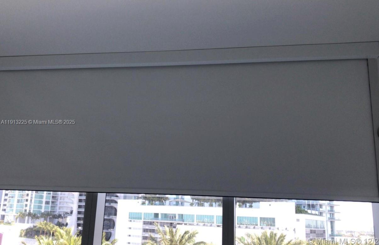 PARAMOUNT MIAMI WORLDCENT - Residential Lease