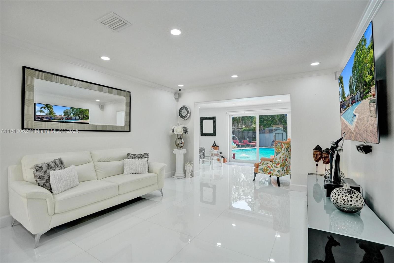 FOREST HILLS SOUTH - Residential