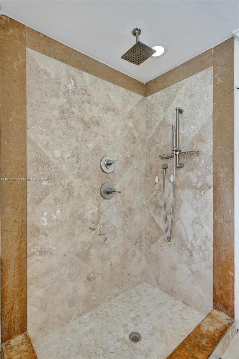 FOREST HILLS SOUTH - Residential