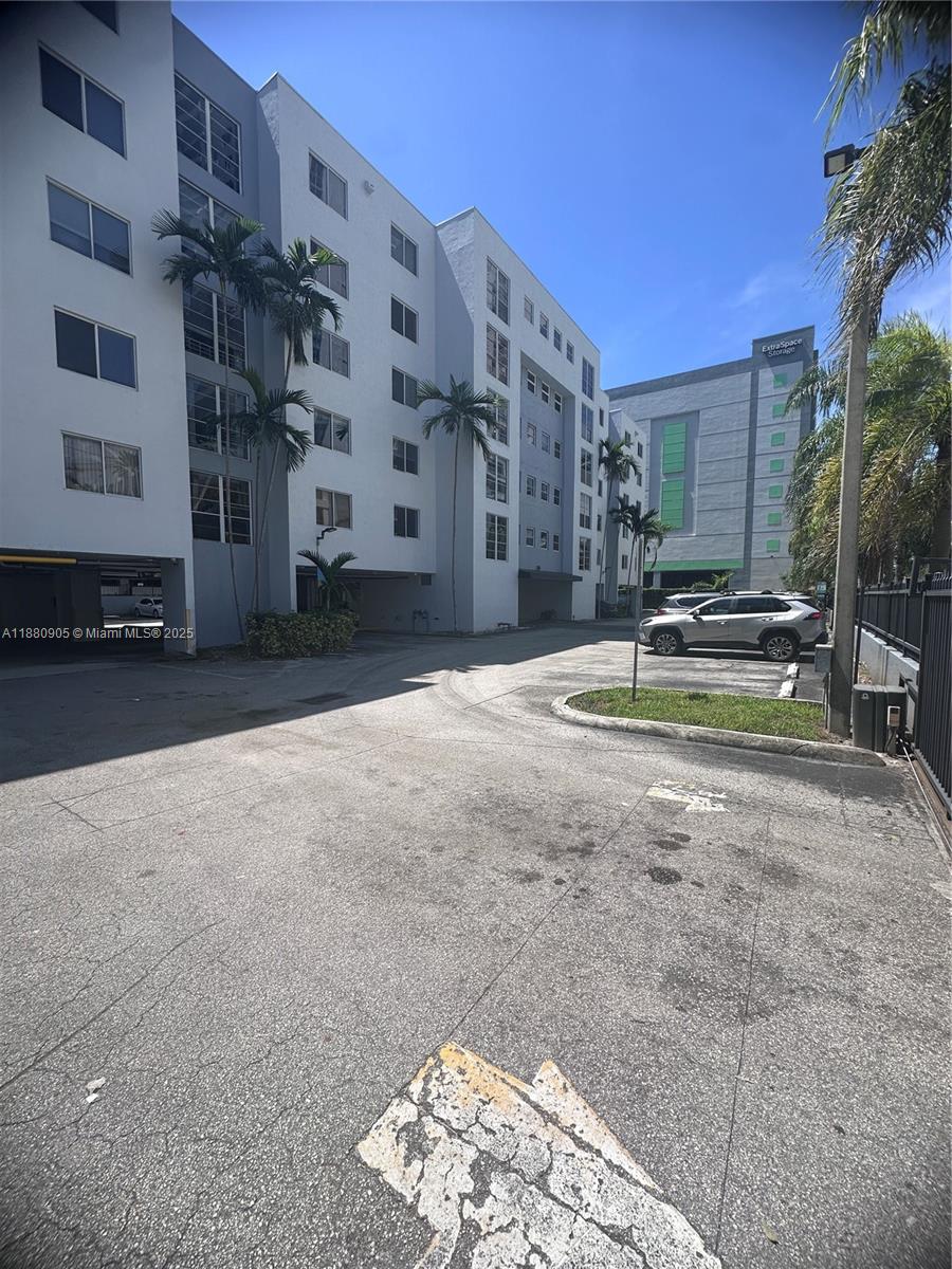 PALM GARDENS CONDO - Residential Lease